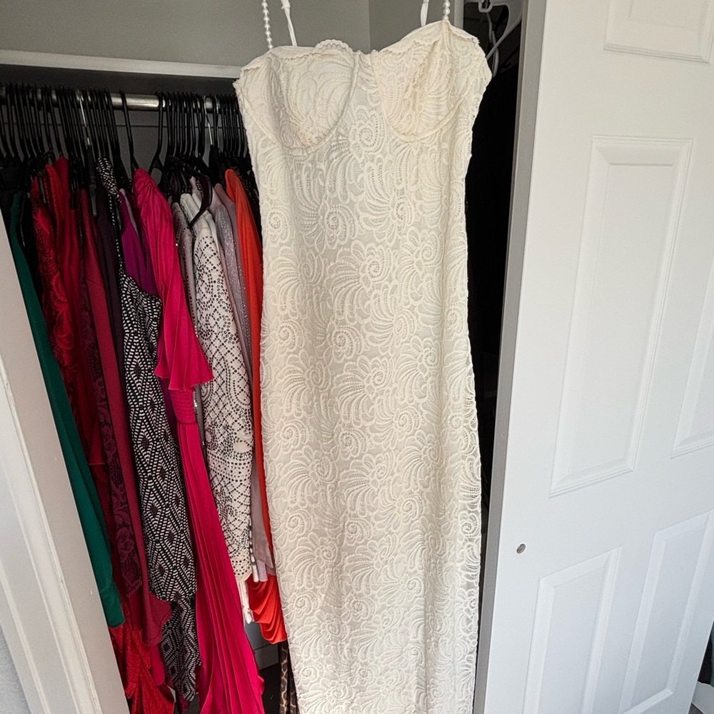 Elegant White Lace Dress